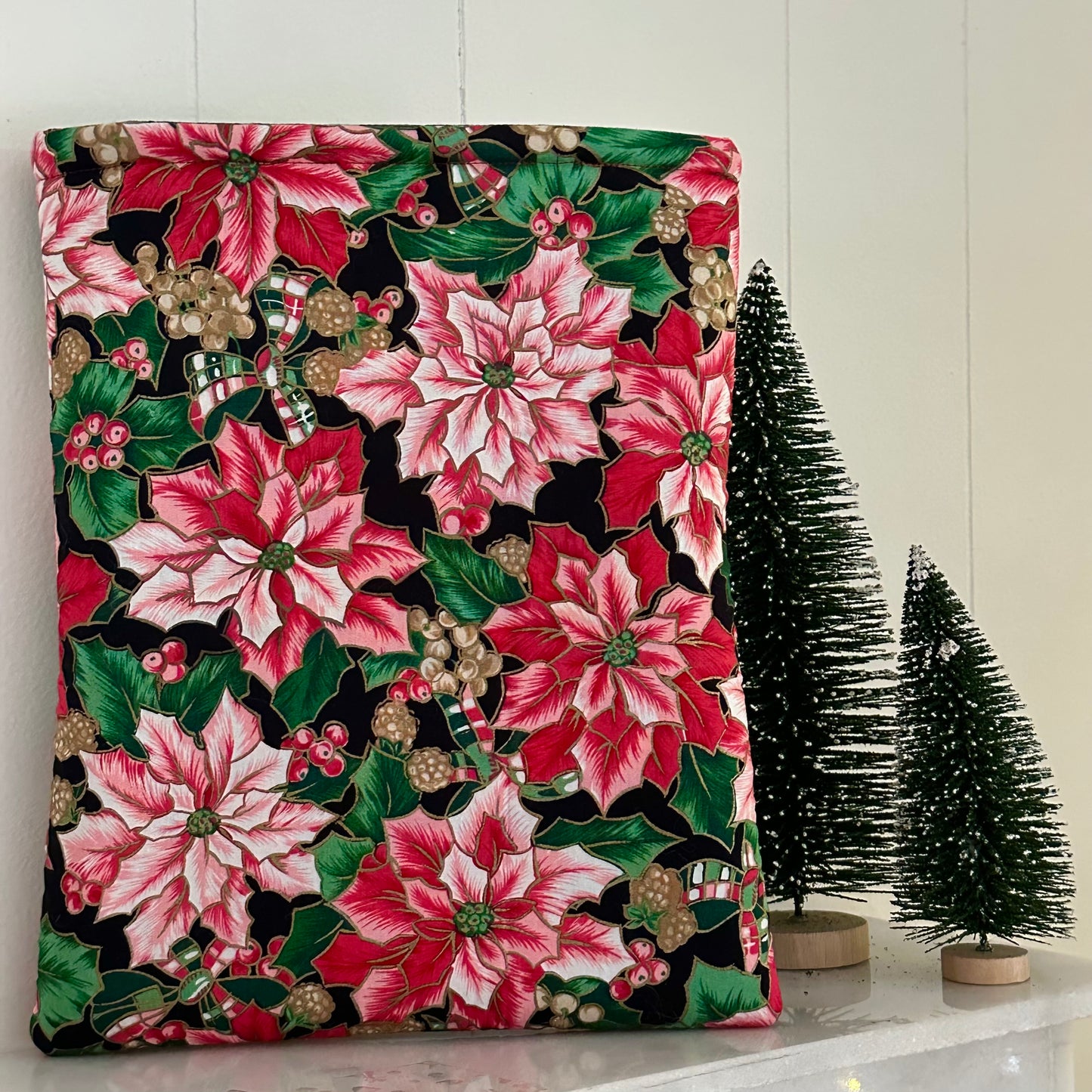 Poinsettia medium sleeve
