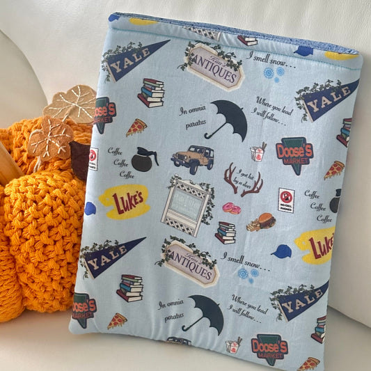 Stars Hollow large book sleeve