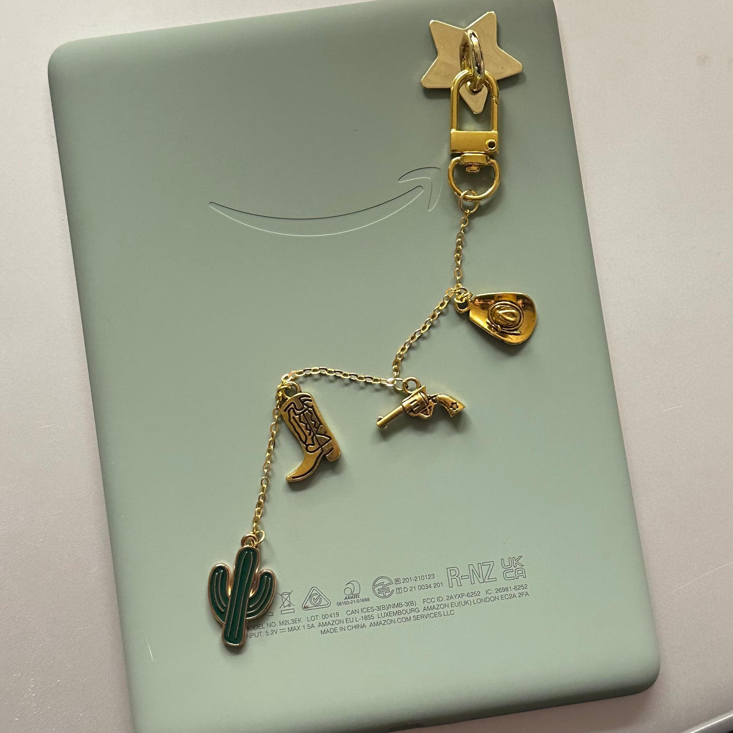 Cowgirl ereader chain